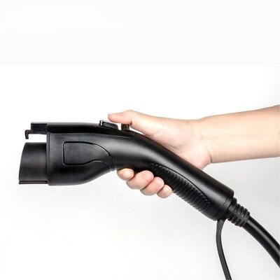 7kW Amercian標準的なEV充満ケーブルのプラグ32Aの白いコード、タイプ1単一銃の充電器ケーブル